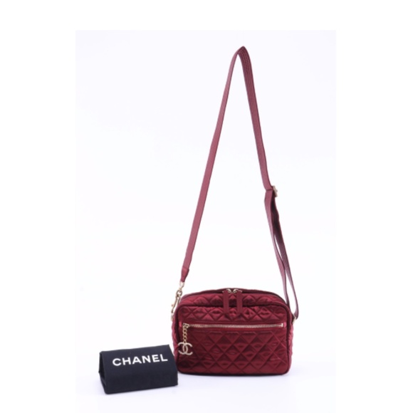 SOLD - Chanel Paris - Hamburg Satin Camera Bag - Picture 2 of 8